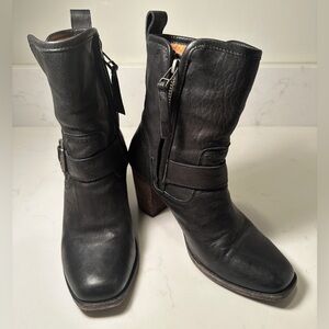 TRASK Black Leather Heeled Boots